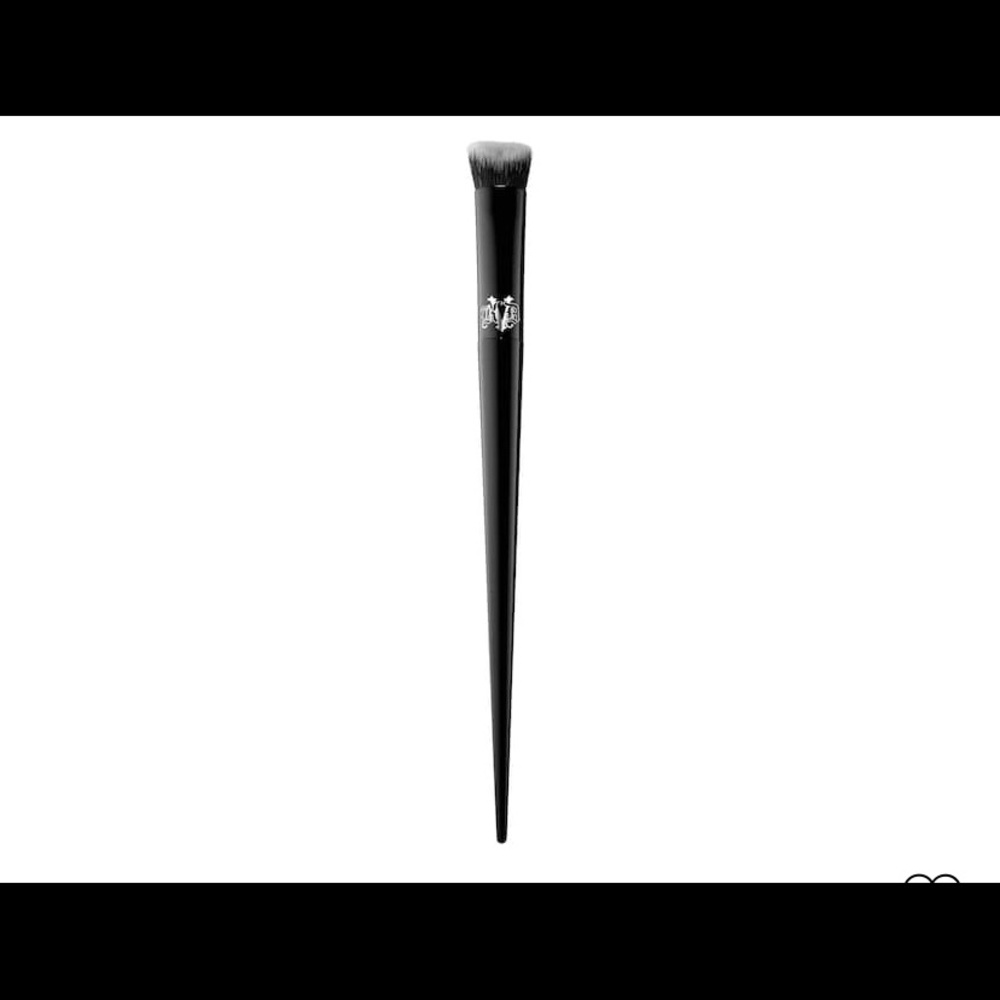Kat Von D  Lock-It Edge Concealer Brush